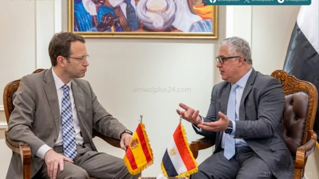 قناة السويس